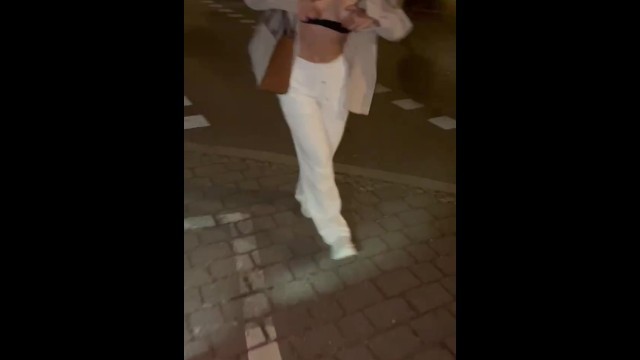 Asked Random Girl to Show me her Tits in Public