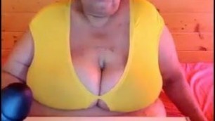 Big Titts in a Webcam R20